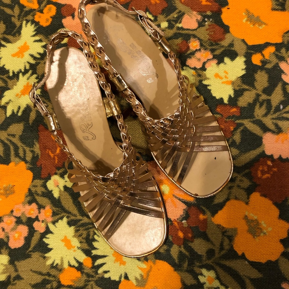 1950’s deadstock gold sandals